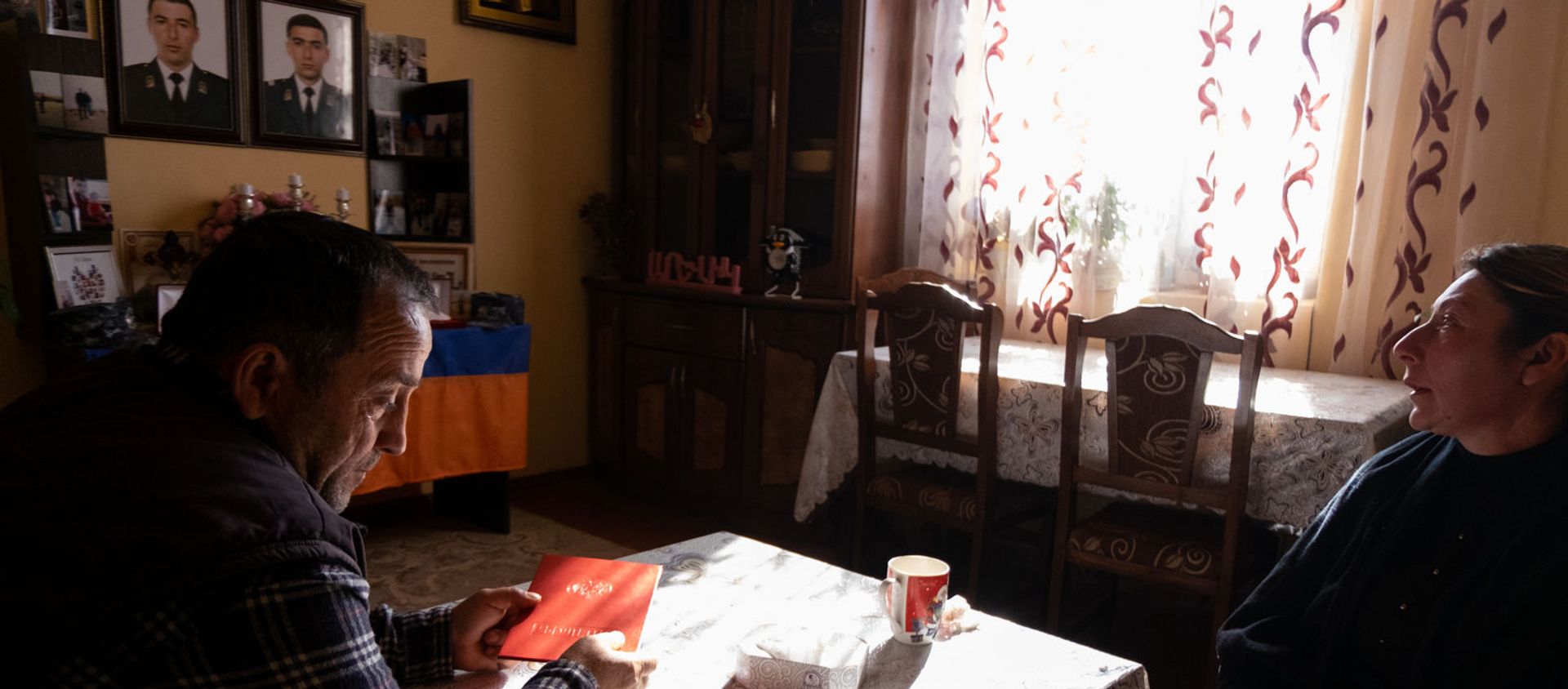 Артур и Аревик Геворкяны, родители погибших полицейских Геворка и Карена - Sputnik Армения, 1920, 23.01.2021
