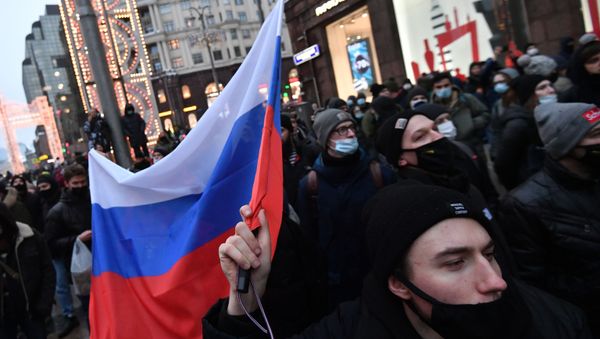 Участники несанкционированной акции сторонников Алексея Навального в Москве.  - Sputnik Армения