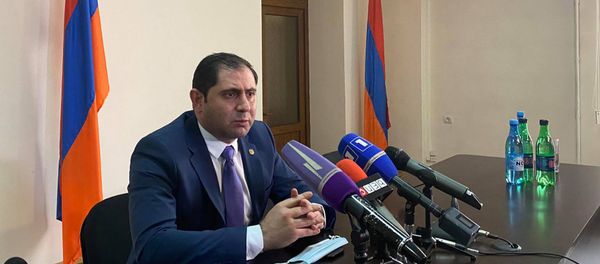 Министр территориального управления и инфраструктуры Сурен Папикян представил новоназначенного губернатора Ширака Ованеса Арутюняна главам общин (26 января 2021). Гюмри - Sputnik Արմենիա