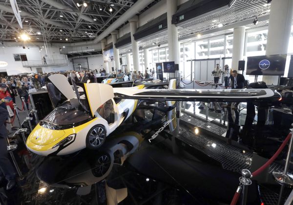 Прототип летающего автомобиля компании AeroMobil в Монако Прототип летающего автомобиля компании AeroMobil в Монако - Sputnik Армения
