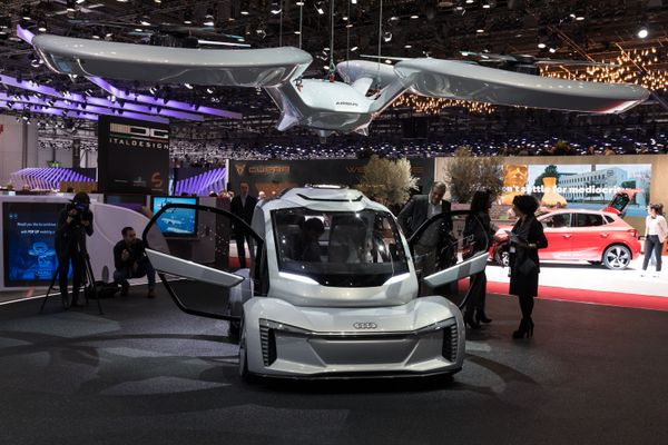 Концептуальный беспилотный летающий электромобиль компаний Audi AG, Airbus и ItalDesign Giugiaro Концептуальный беспилотный летающий электромобиль компаний Audi AG, Airbus и ItalDesign Giugiaro - Sputnik Армения