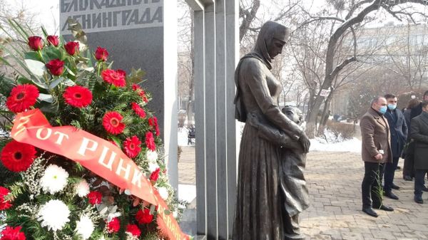 Памятник детям блокадного Ленинграда в Ереване Памятник детям блокадного Ленинграда в Ереване - Sputnik Армения