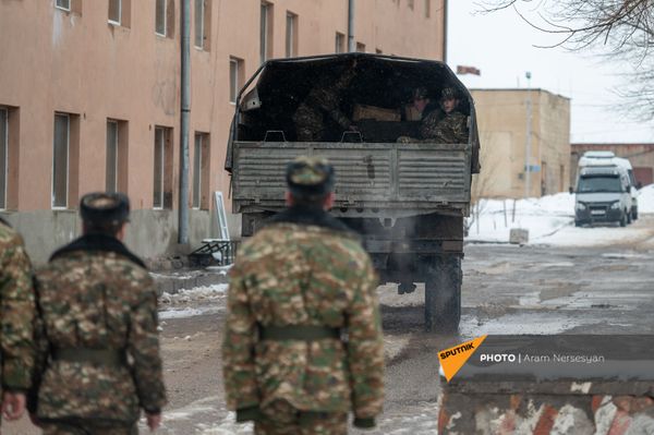 Любовь к родине – вот что помогало им в самые тяжелые дни войны не пасть духом и продолжать борьбу за каждый сантиметр родной земли. Любовь к родине – вот что помогало им в самые тяжелые дни войны не пасть духом и продолжать борьбу за каждый сантиметр родной земли. - Sputnik Армения