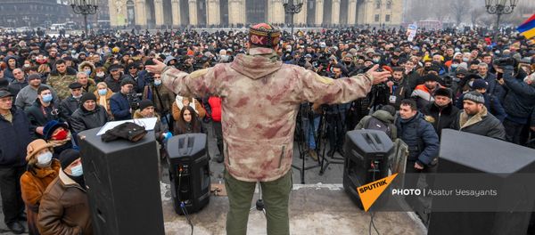 Аршак Закарян на митинге оппозиции на площади Республики (28 января 2021). Еревaн - Sputnik Армения