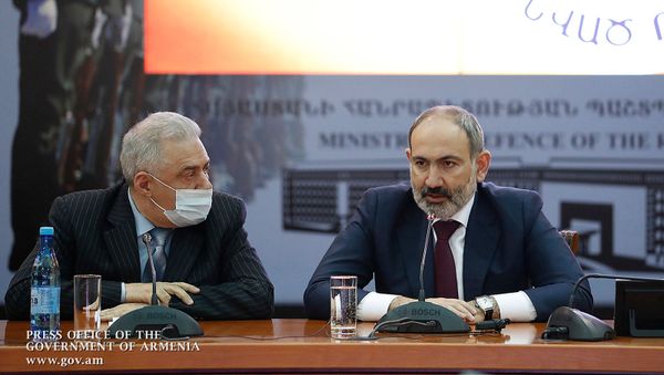 Премьер-министр Никол Пашинян посетил минобороны Армении (28 января 2021). Еревaн Премьер-министр Никол Пашинян посетил минобороны Армении (28 января 2021). Еревaн - Sputnik Армения