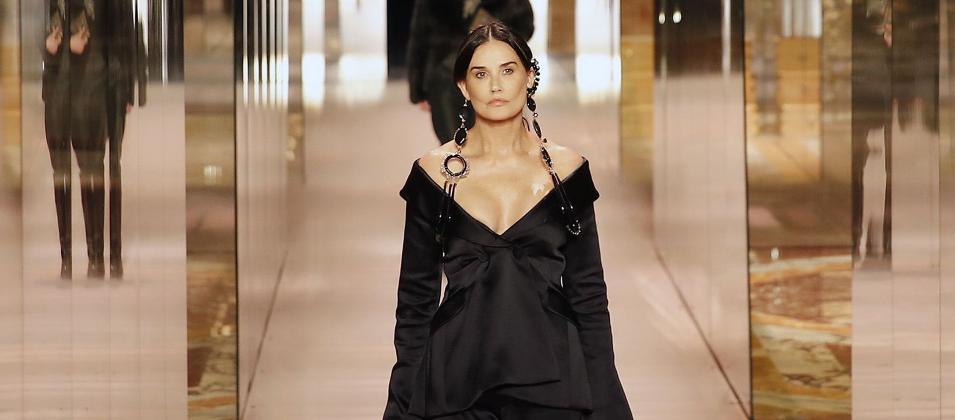Актриса Деми Мур на подиуме на показе Fendi из коллекции Haute Couture S/S 2021 (27 января 2021). Париж - Sputnik Արմենիա, 1920, 03.02.2021