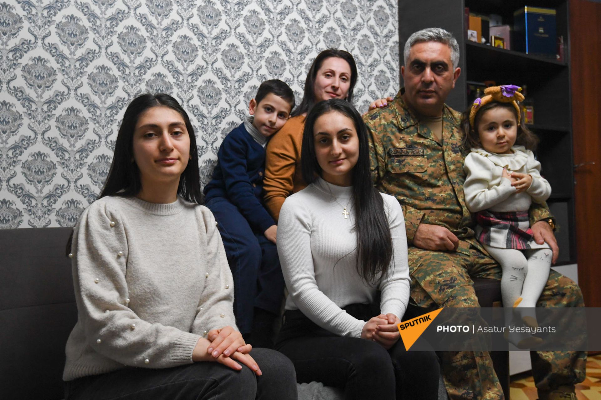 «Օրորոցային վրեժ». ո՞րն է հիմա Արծրուն Հովհաննիսյանի և իր ընտանիքի հաղթանակի բանաձևը «Օրորոցային վրեժ». ո՞րն է հիմա Արծրուն Հովհաննիսյանի և իր ընտանիքի հաղթանակի բանաձևը - Sputnik Արմենիա, 1920, 02.02.2021