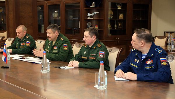 Министр обороны Вагаршак Арутюнян встретился с заместителем начальника Генштаба ВС РФ Сергеем Истраковым (29 января 2021). Еревaн - Sputnik Армения