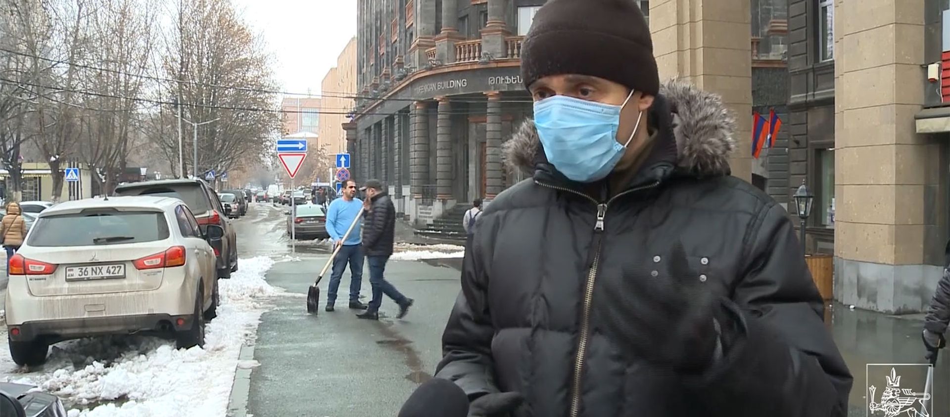 Мэр столицы Айк Марутян призывает собственников бизнеса к уборке снега с близлежайших улиц (30 января 2021). Еревaн - Sputnik Армения, 1920, 30.01.2021