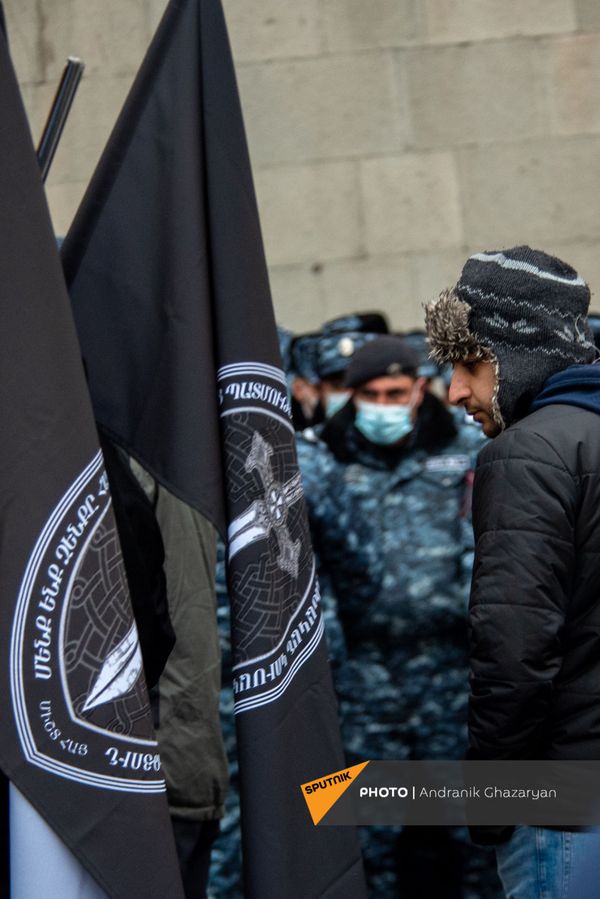 Участник митинга у Дома правительства (28 января 2021). Еревaн Участник митинга у Дома правительства (28 января 2021). Еревaн - Sputnik Армения