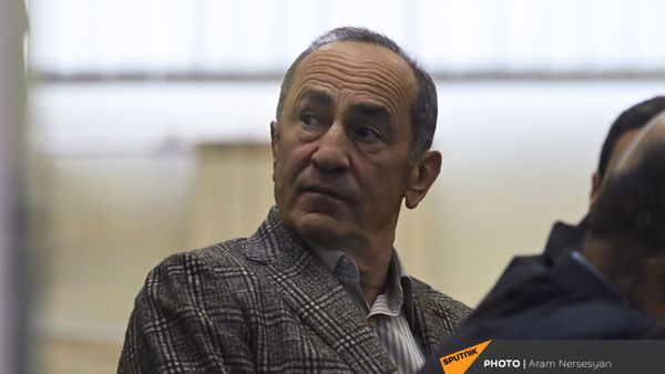 Роберт Кочарян в зале Шенгавитского суда (2 февраля 2021). Еревaн - Sputnik Армения