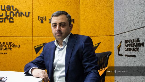 Лидер АРФ  Дашнакцутюн Ишхан Сагателян в гостях радио Sputnik  - Sputnik Արմենիա