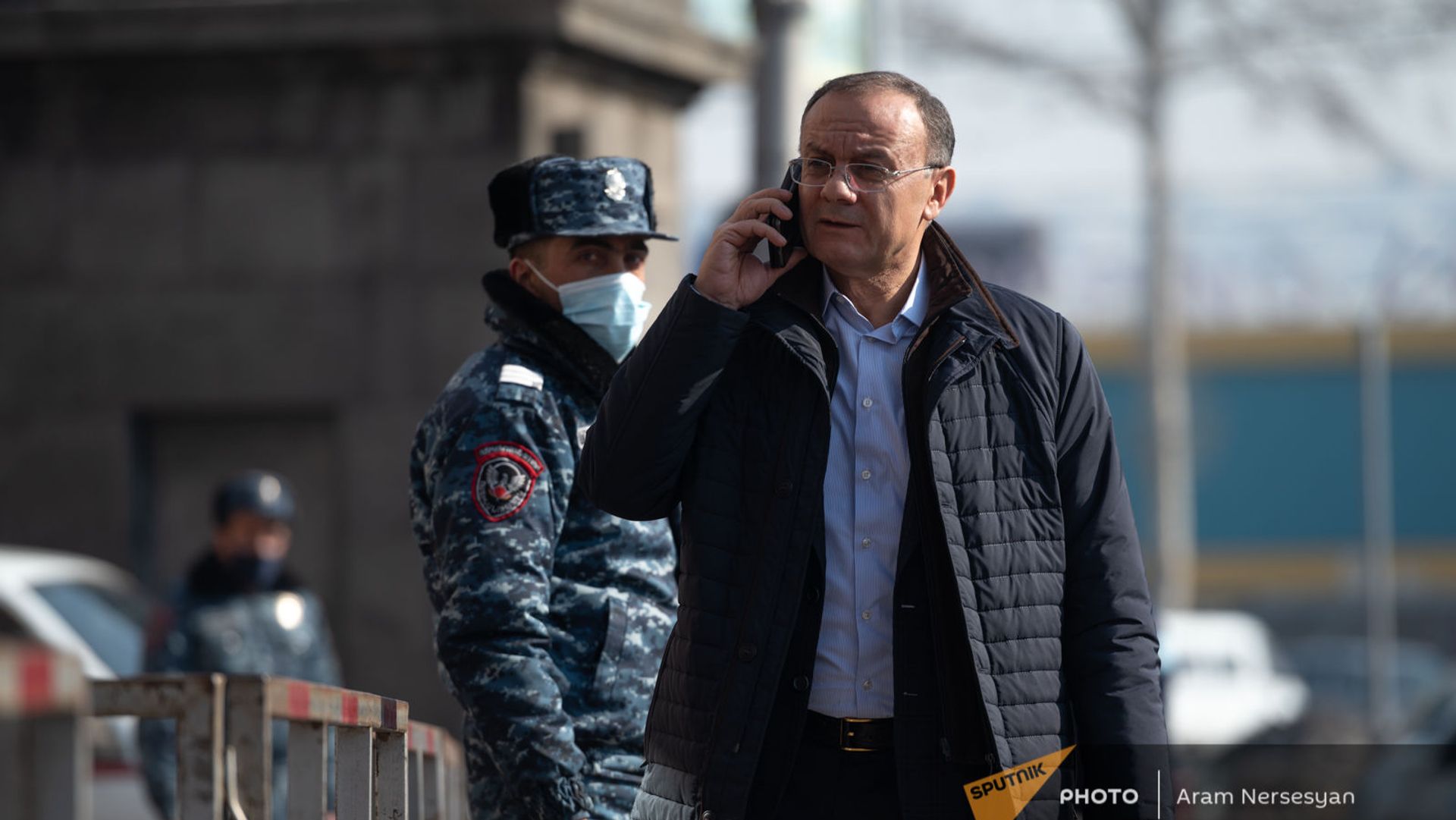 Сейран Оганян у здания Шенгавитского суда (2 февраля 2021). Еревaн Сейран Оганян у здания Шенгавитского суда (2 февраля 2021). Еревaн - Sputnik Армения, 1920, 10.04.2021