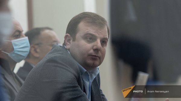 Адвокат Юрия Хачатурова Эрик Алексанян в зале Шенгавитского суда (2 февраля 2021). Еревaн - Sputnik Армения