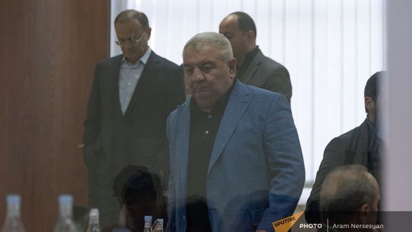 Юрий Хачатуров в зале Шенгавитского суда (2 февраля 2021). Еревaн - Sputnik Армения