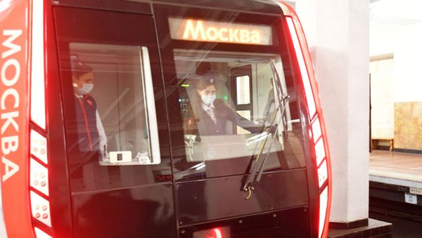 В Московском метро запустили поезд под управлением женщины-машиниста - Sputnik Армения