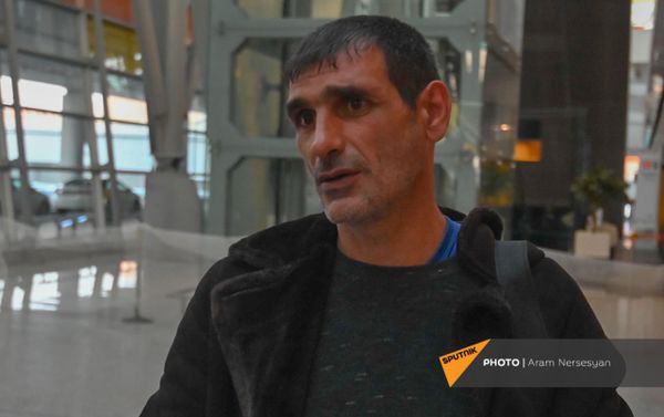 Ситуация в аэропорту Звартноц с депортированными из России гражданами (3 февраля 2021). Еревaн - Sputnik Армения