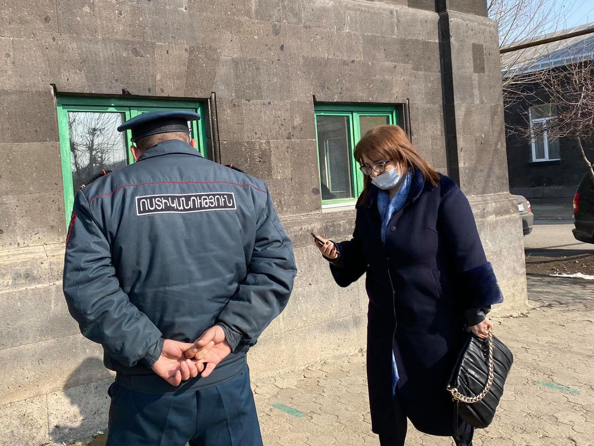 Գյումրու թիվ 25 դպրոցում կրքերը թեժանում են. նորանշանակ տնօրենին թույլ չտվեցին մտնել դպրոց Գյումրու թիվ 25 դպրոցում կրքերը թեժանում են. նորանշանակ տնօրենին թույլ չտվեցին մտնել դպրոց - Sputnik Արմենիա, 1920, 04.02.2021