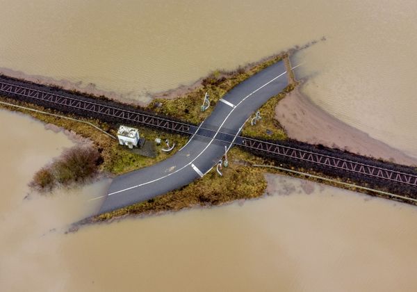 Железная дорога среди затопленной местности в Германии  - Sputnik Армения