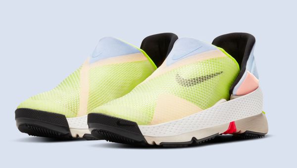 Nike выпустит кроссовки, которые можно будет надеть, не используя руки - Sputnik Армения