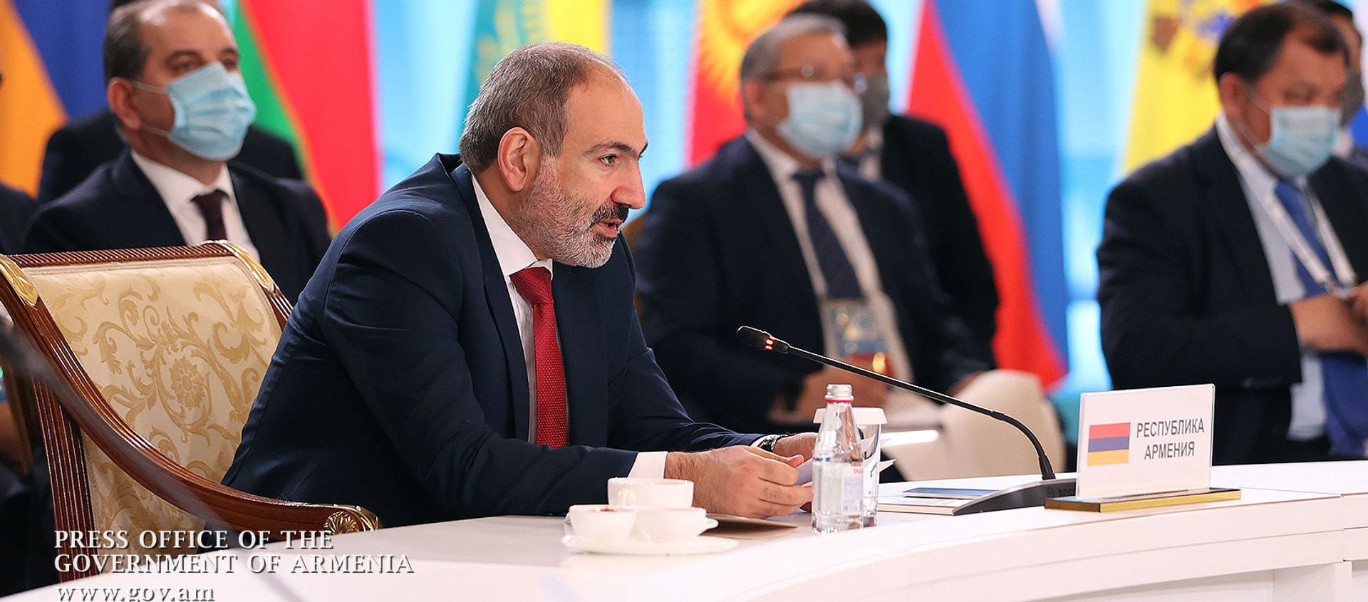 Премьер-министр Армении Никол Пашинян в пятницу на заседании Евразийского межправсовета в Алма-Ате  - Sputnik Армения, 1920, 05.02.2021