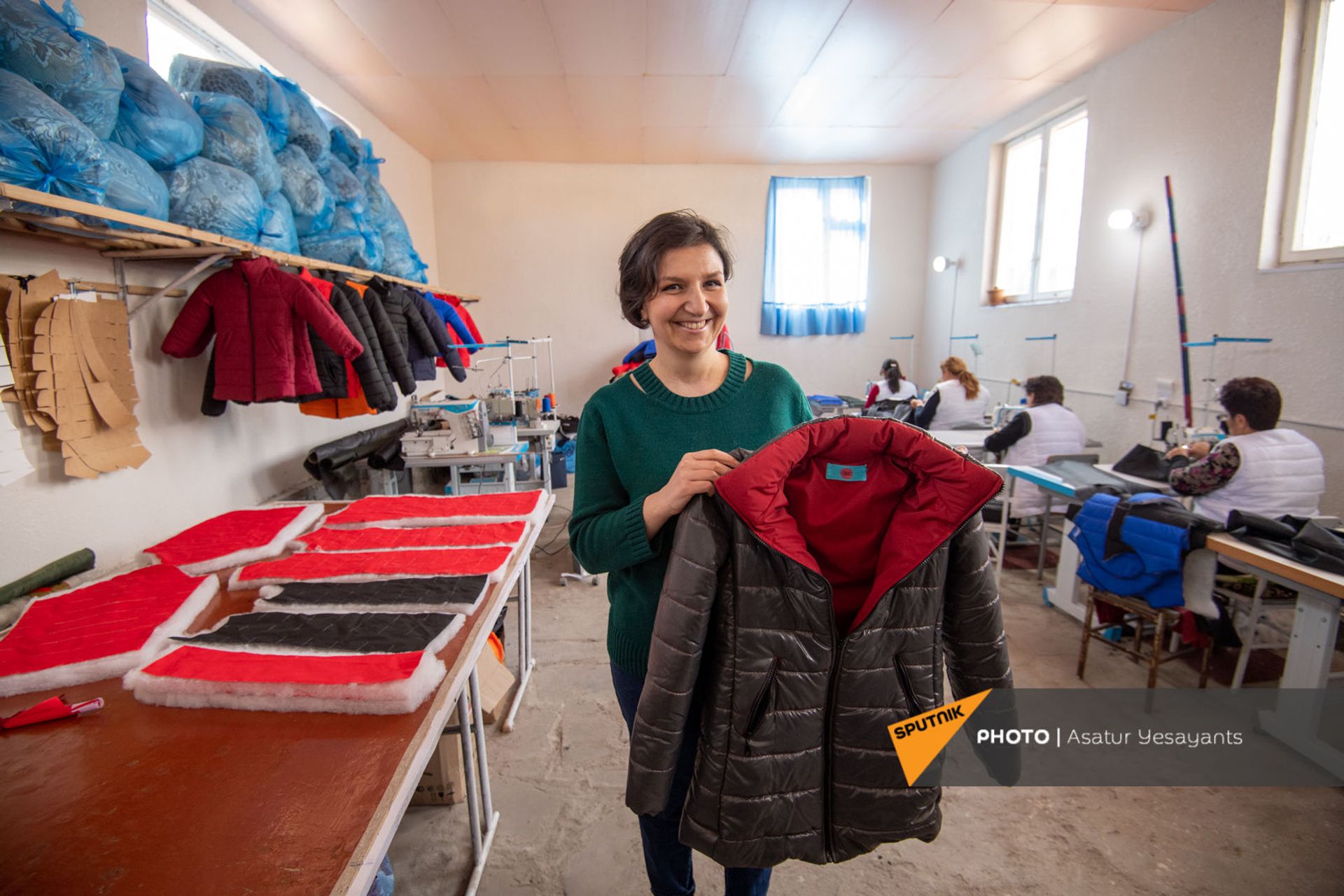 Рыжеволосые дети, коронавирус и война: как в Армении появились куртки Made in Kurtan - Sputnik Армения, 1920, 05.02.2021