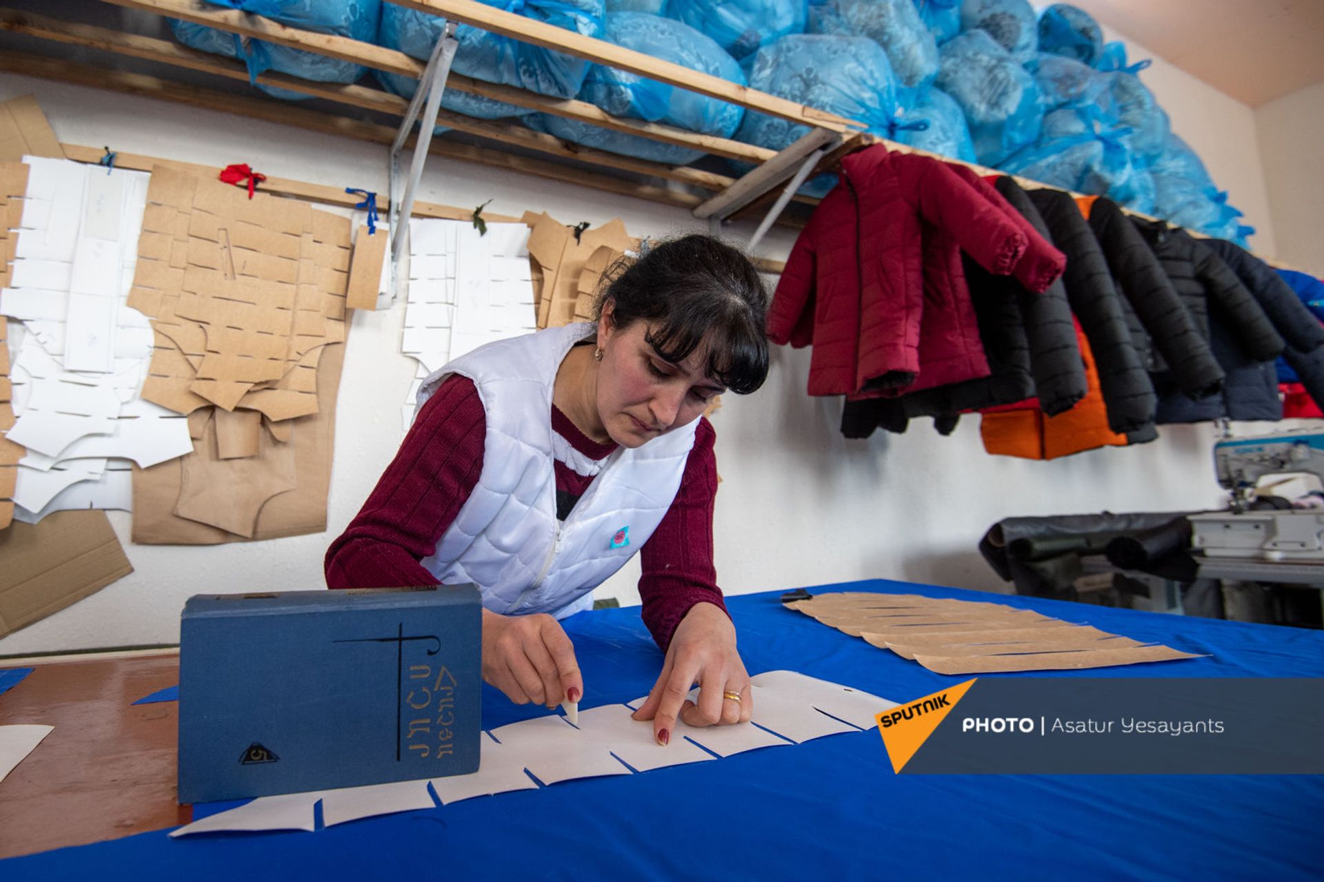 Рыжеволосые дети, коронавирус и война: как в Армении появились куртки Made in Kurtan - Sputnik Армения, 1920, 05.02.2021
