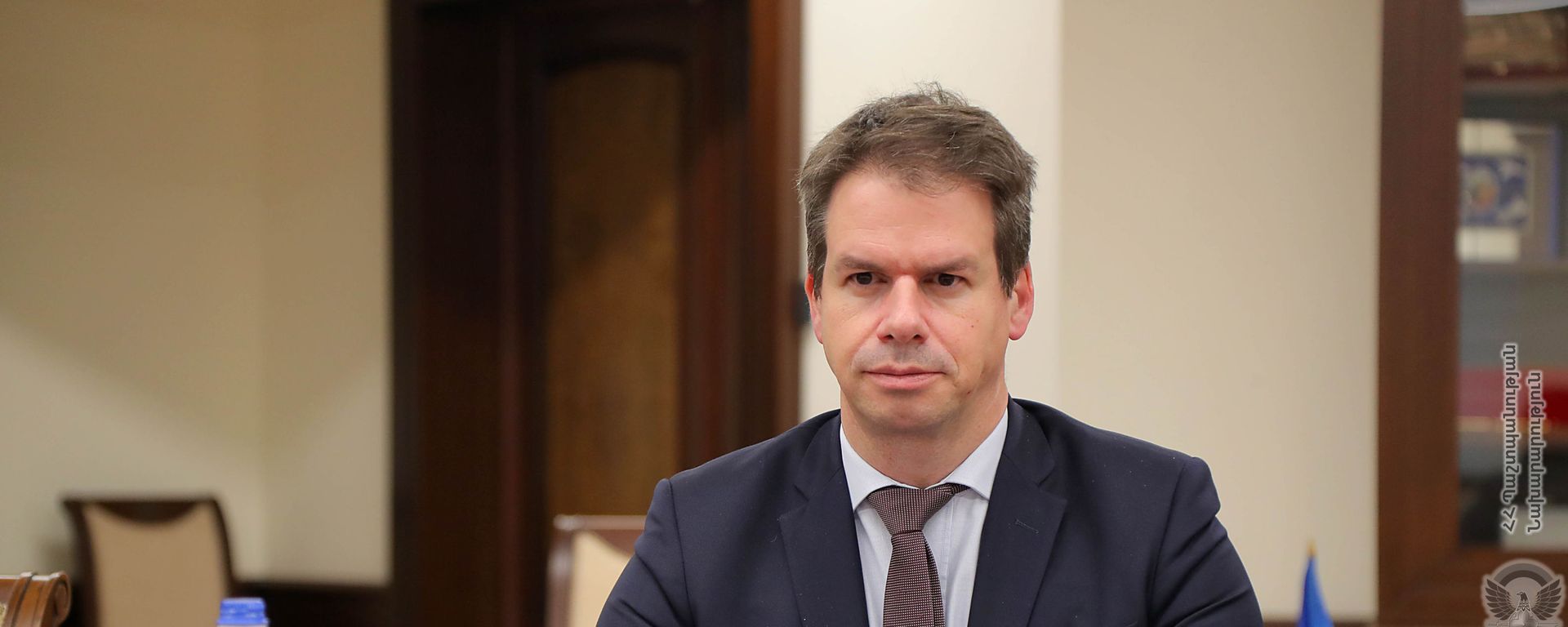 Министр обороны Вагаршак Арутюнян принял Чрезвычайного и Полномочного Посла Франции в РА Джонатана Лакота (5 февраля 2021). Еревaн - Sputnik Армения, 1920, 09.03.2021