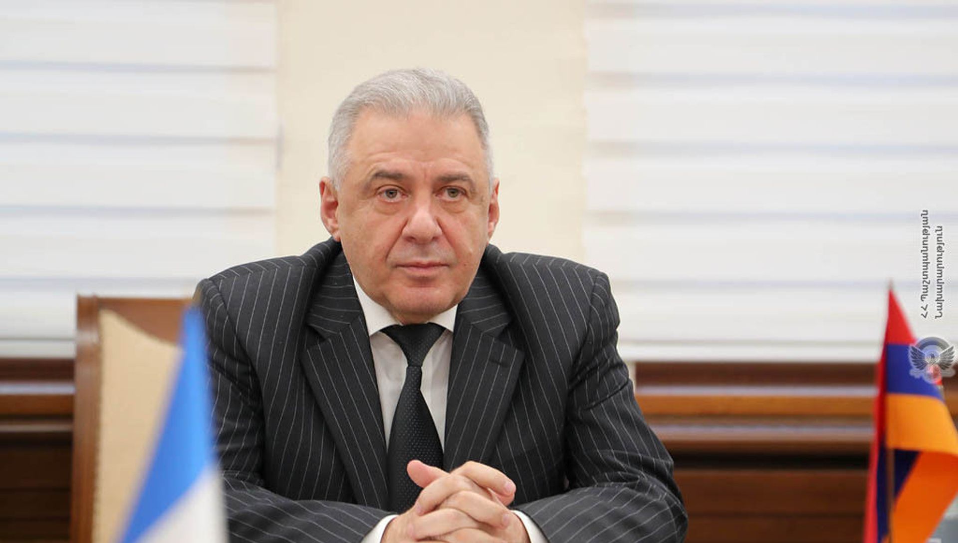 Министр обороны Вагаршак Арутюнян принял Чрезвычайного и Полномочного Посла Франции в РА Джонатана Лакота (5 февраля 2021). Еревaн Министр обороны Вагаршак Арутюнян принял Чрезвычайного и Полномочного Посла Франции в РА Джонатана Лакота (5 февраля 2021). Еревaн - Sputnik Արմենիա, 1920, 06.02.2021