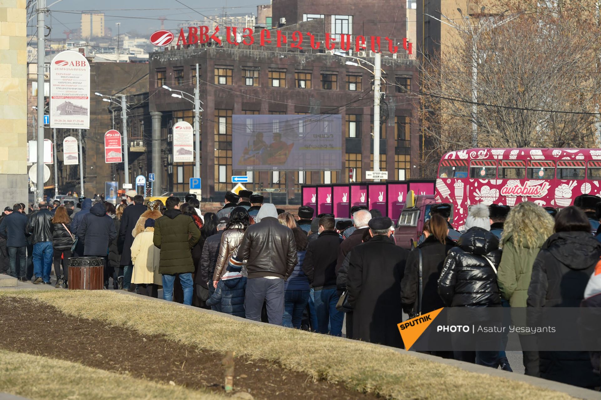 Акция протеста в Ереване: участники требуют освободить политзаключенных - видео - Sputnik Армения, 1920, 07.02.2021
