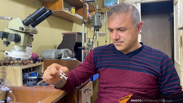 Арам Мартиросян во время интервью Sputnik Армения - Sputnik Армения