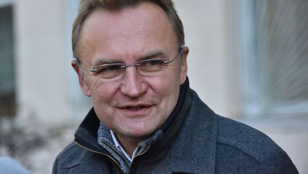Мэр Львова Андрей Садовой у избирательного участка (22 ноября 2020). Львов - Sputnik Армения