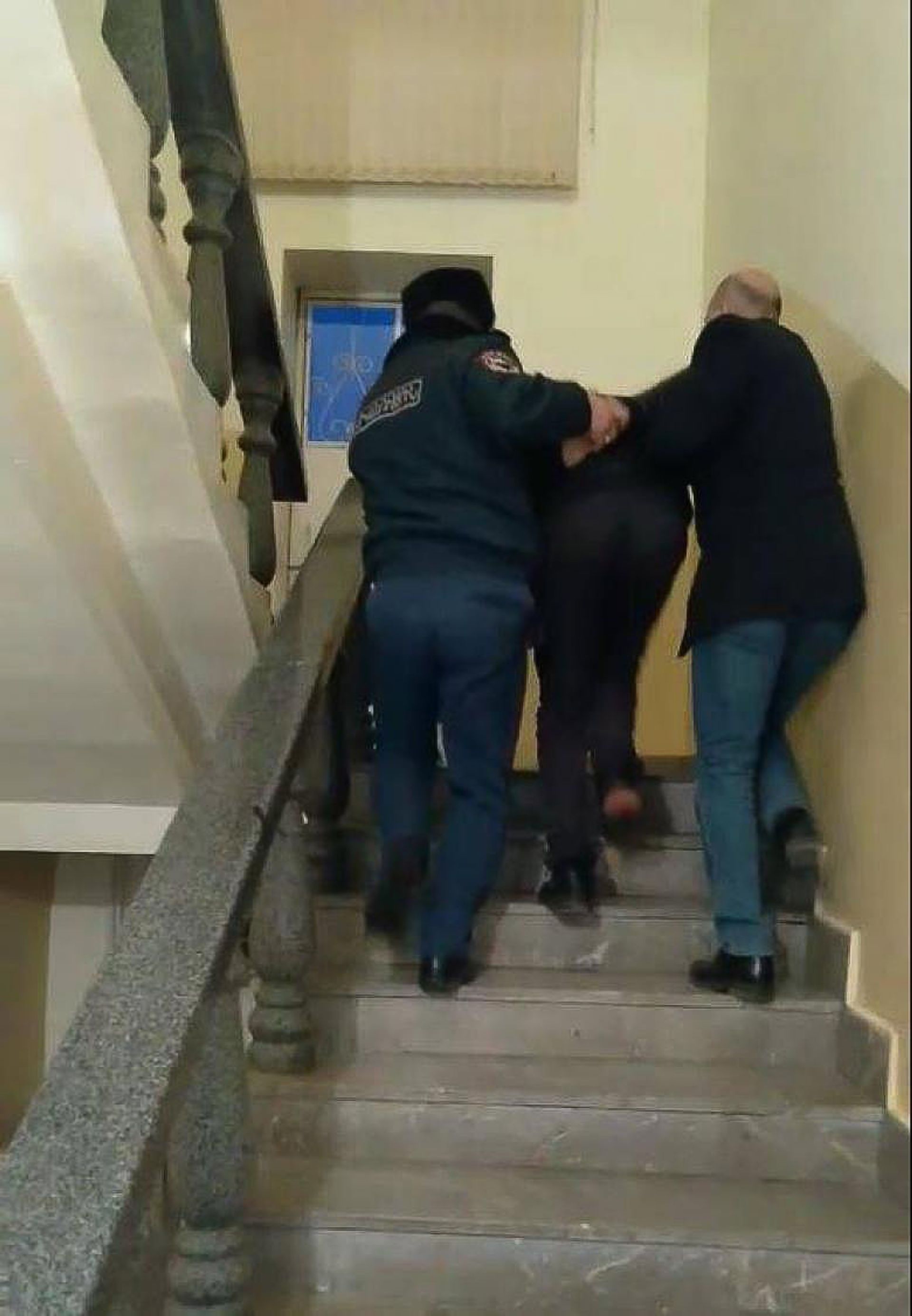 Բենզինով շիշը նետել է նկուղ. Գուգարքում խանդի հողի վրա փորձել են տուն այրել Բենզինով շիշը նետել է նկուղ. Գուգարքում խանդի հողի վրա փորձել են տուն այրել - Sputnik Արմենիա, 1920, 08.02.2021