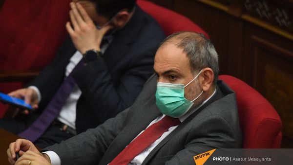 Премьер-министр Никол Пашинян на заседании в Парламенте (10 февраля 2021). Еревaн - Sputnik Արմենիա