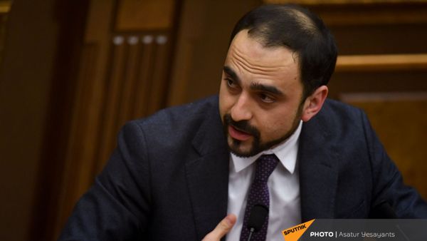 Вице-премьер Тигран Авинян на заседании в Парламенте (10 февраля 2021). Еревaн - Sputnik Արմենիա