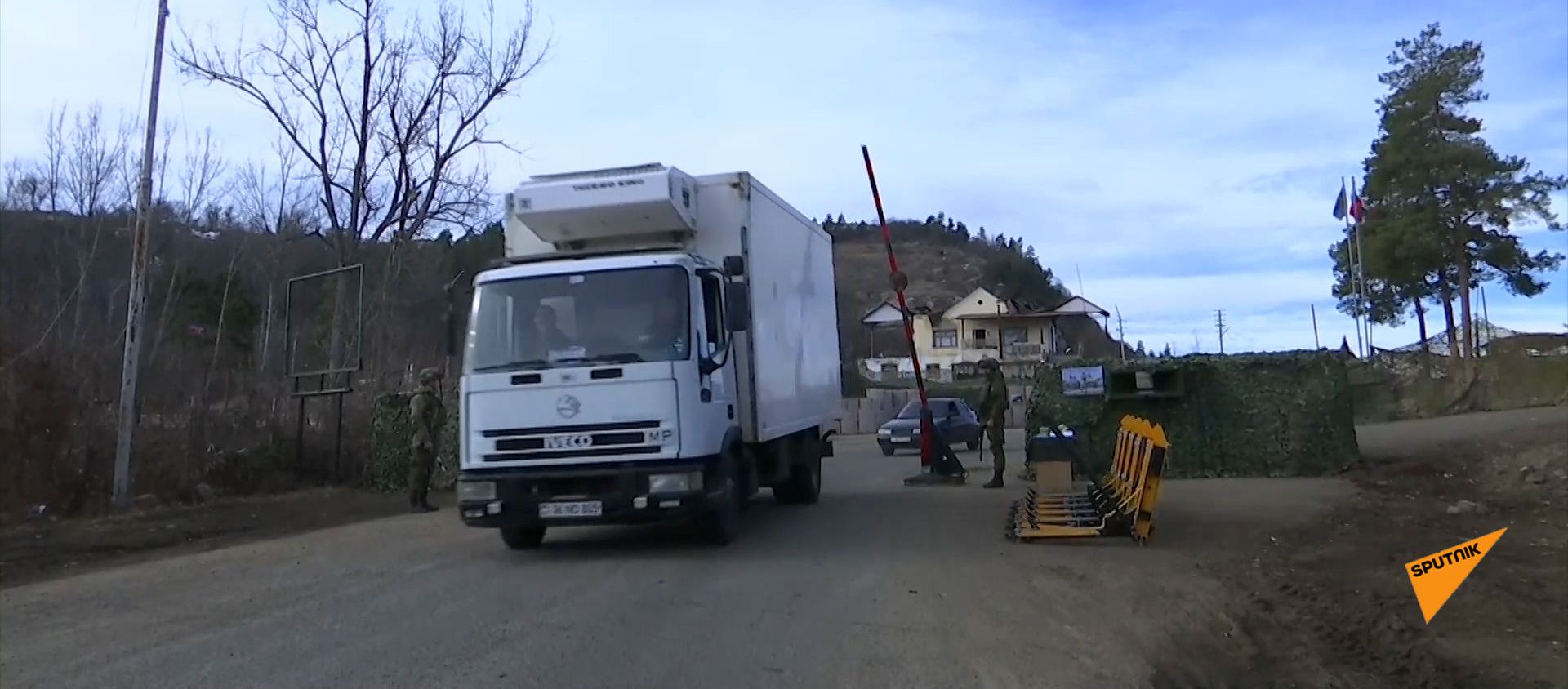 Работа блок-поста МС РФ в районе наблюдательного поста Шуши Работа блок-поста МС РФ в районе наблюдательного поста Шуши - Sputnik Արմենիա, 1920, 11.02.2021