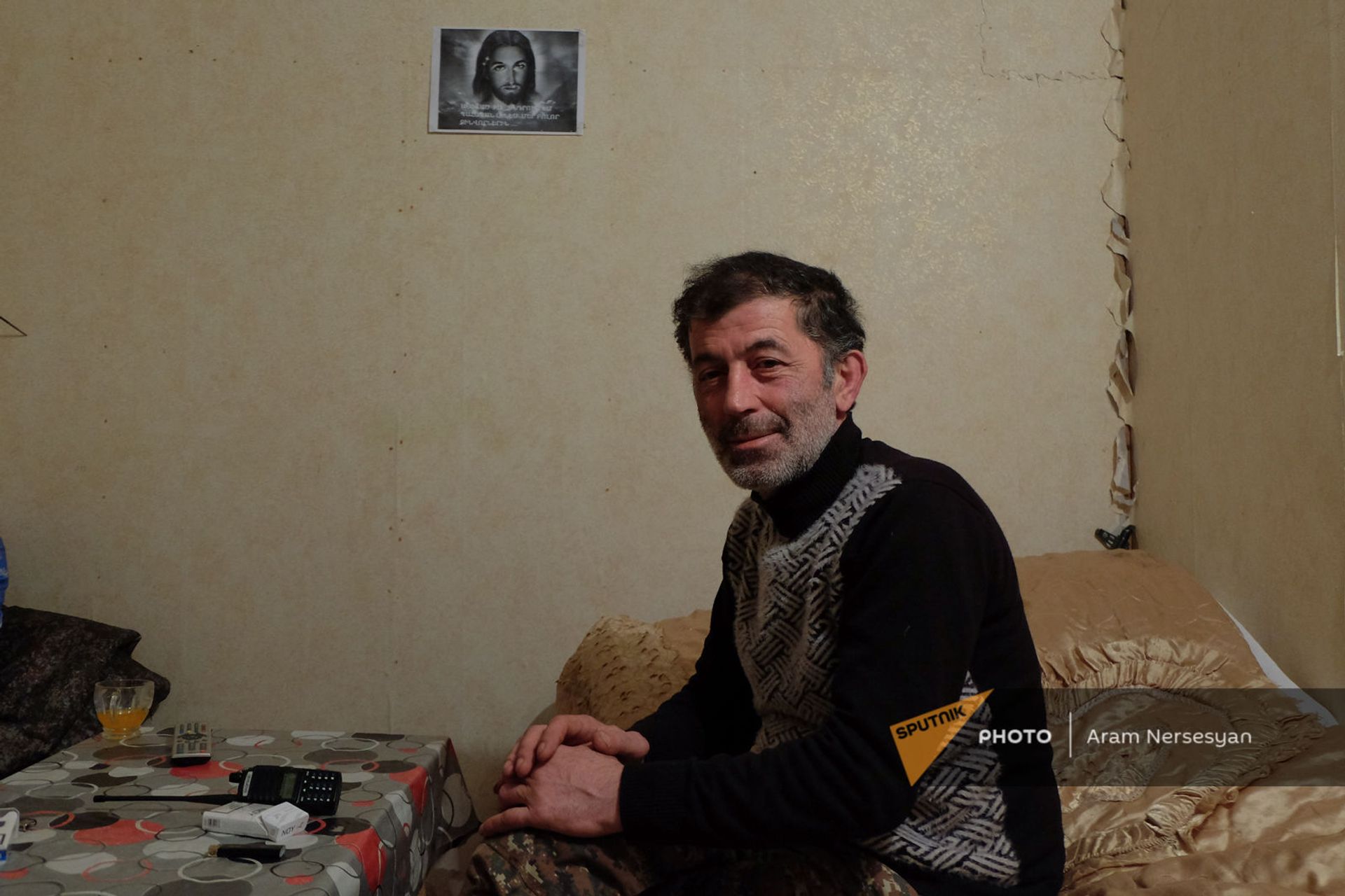 Сидим в хижине и ждем солнца: житель Шурнуха рассказал о ситуации в селе Сидим в хижине и ждем солнца: житель Шурнуха рассказал о ситуации в селе - Sputnik Армения, 1920, 14.02.2021