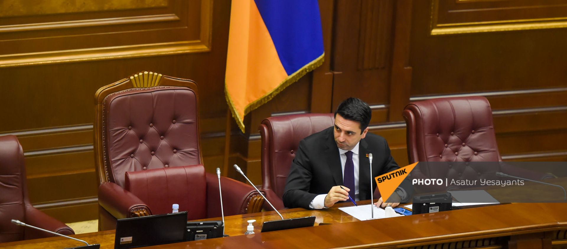 Вице-спикер НС Ален Симонян на заседании в Парламенте (10 февраля 2021). Еревaн Вице-спикер НС Ален Симонян на заседании в Парламенте (10 февраля 2021). Еревaн - Sputnik Армения, 1920, 27.07.2021