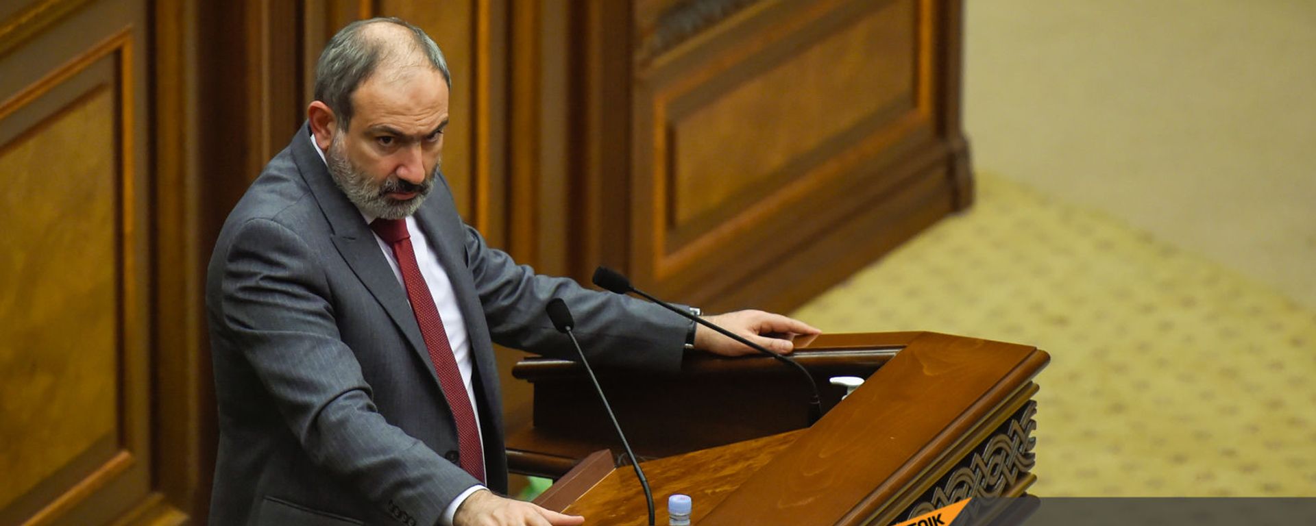 Премьер-министр Никол Пашинян на заседании в Парламенте (10 февраля 2021). Еревaн - Sputnik Армения, 1920, 27.10.2021