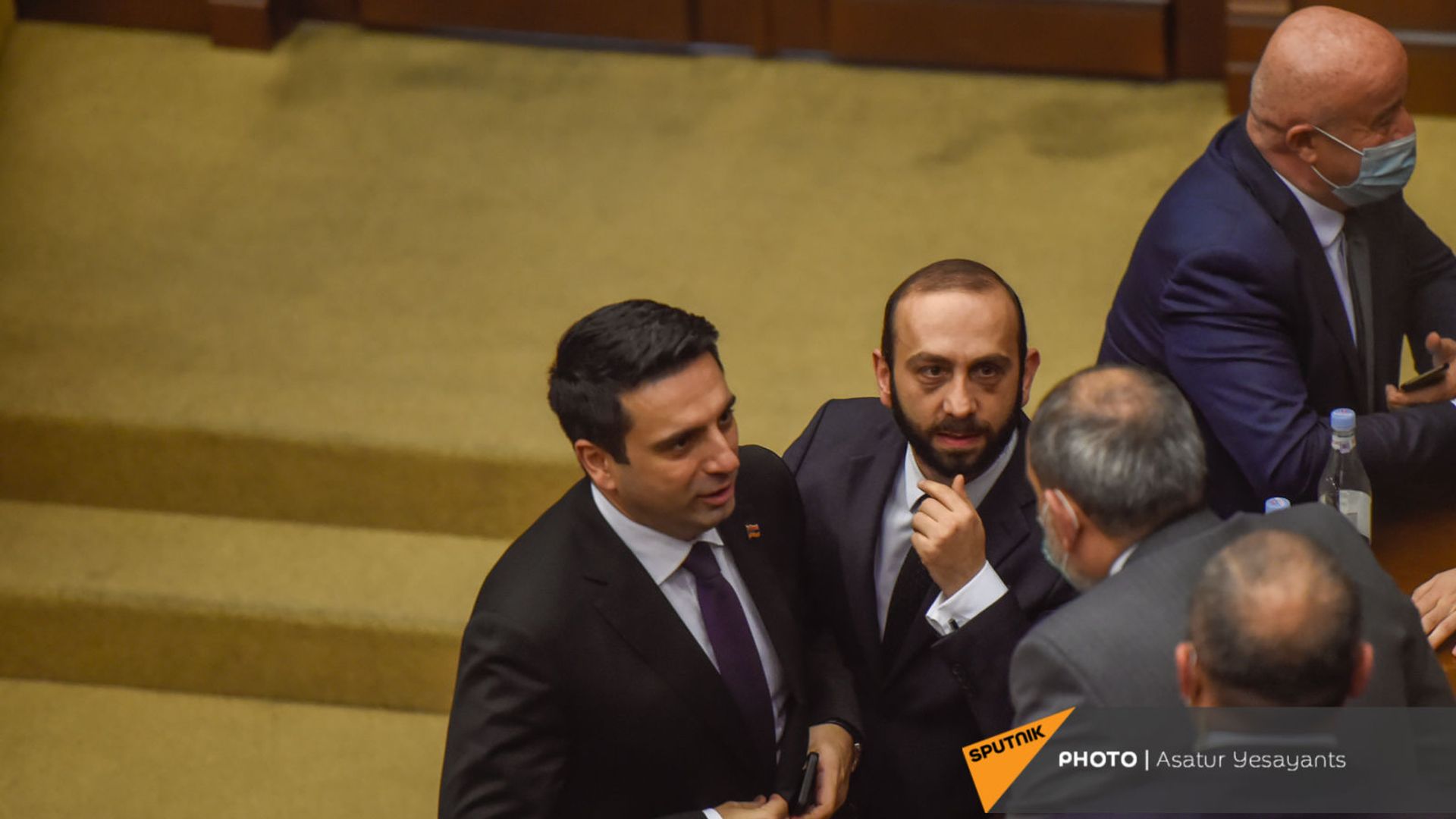 Ален Симонян и Арарат Мирзоян на заседании в Парламенте (10 февраля 2021). Еревaн Ален Симонян и Арарат Мирзоян на заседании в Парламенте (10 февраля 2021). Еревaн - Sputnik Армения, 1920, 02.04.2021