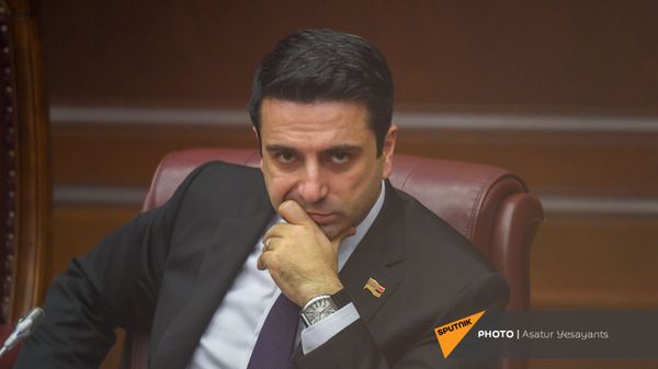 Вице-спикер НС Ален Симонян на заседании в Парламенте (10 февраля 2021). Еревaн - Sputnik Армения