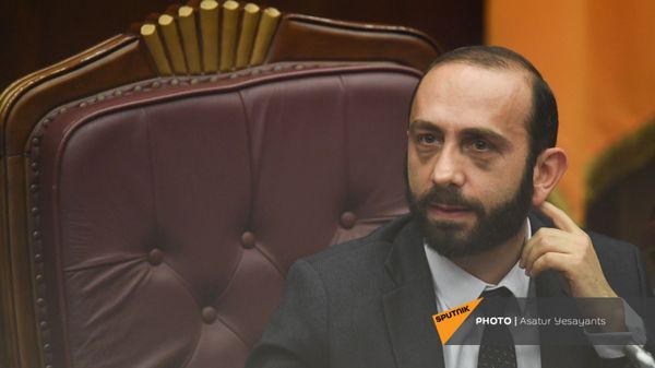 Спикер НС Арарат Мирзоян на заседании в Парламенте (10 февраля 2021). Еревaн - Sputnik Армения
