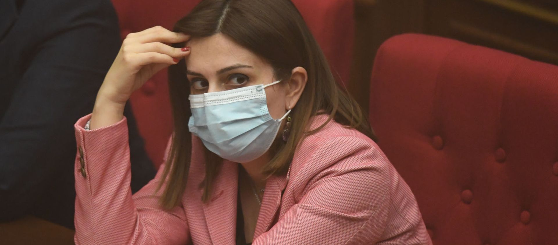 Министр здравоохранения Анаит Аванесян на заседании в Парламенте (10 февраля 2021). Еревaн - Sputnik Արմենիա, 1920, 24.08.2021