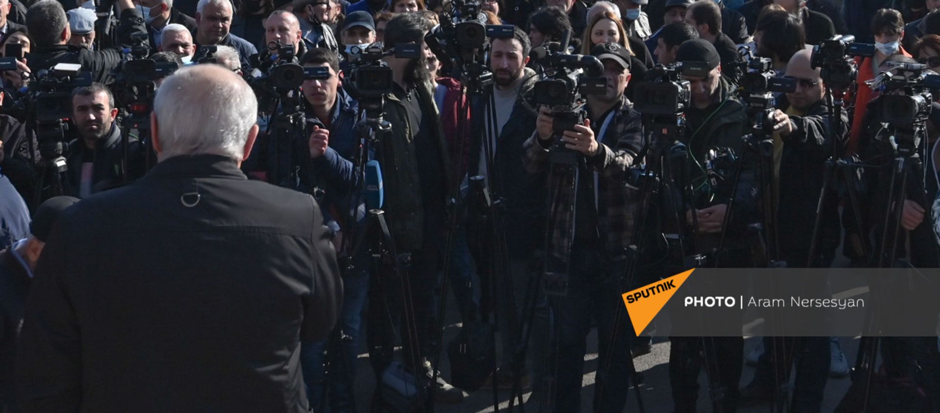 Вазген Манукян выступает на митинге оппозиции (12 февраля 2021). Еревaн - Sputnik Армения, 1920