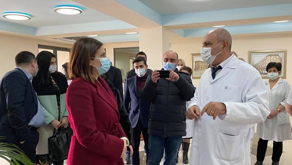 Министр здравоохранения Анаит Аванесян во время посещения Медицинского центра Гюмри (12 февраля 2021). Гюмри - Sputnik Արմենիա