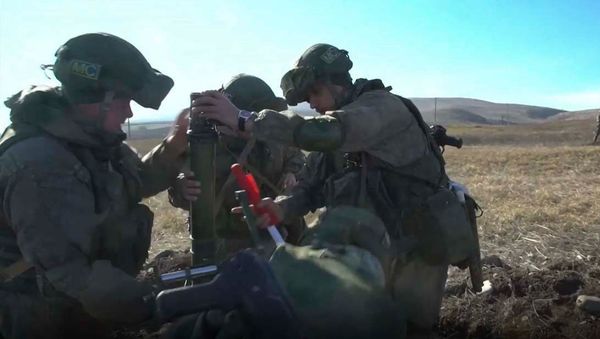 Военнослужащие российского миротворческого контингента в Карабахе провели занятия по огневой подготовке (14 февраля 2021). Полигон Мардакерт - Sputnik Արմենիա