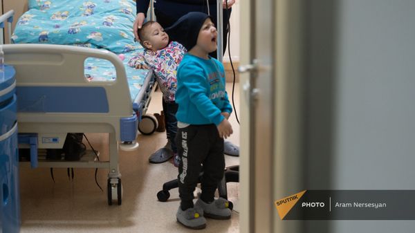 Пациенты Гематологического центра имени Йоляна - Sputnik Армения
