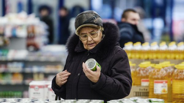 Посетитель в магазине - Sputnik Армения