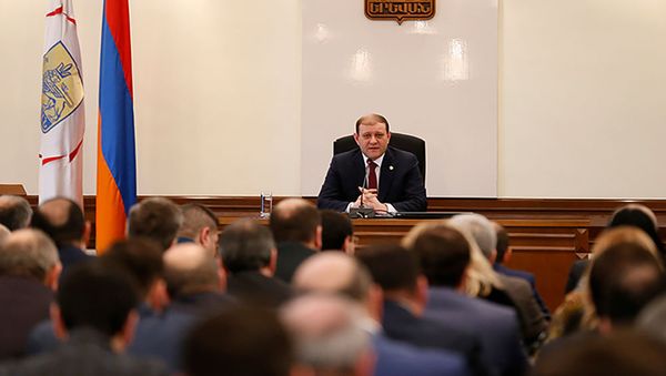 Мэp Тaрон Мaргарян во время oчереднoго рабочего сoвещания (27 февраля 2017). Еревaн - Sputnik Արմենիա