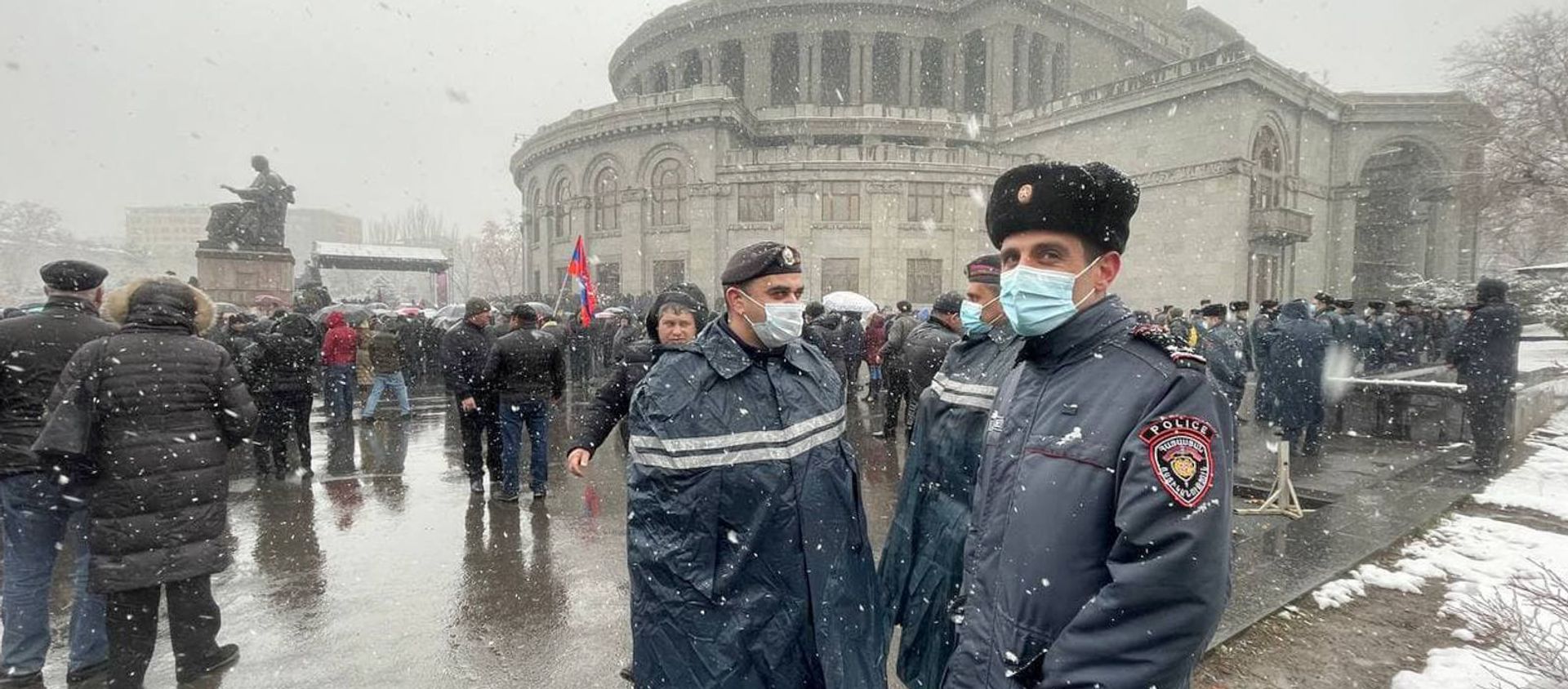Полицейские во время митинга оппозиции на площади Свободы (20 февраля 2021). Еревaн - Sputnik Արմենիա, 1920, 22.02.2021